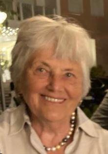 Porträt von Karoline Langmann